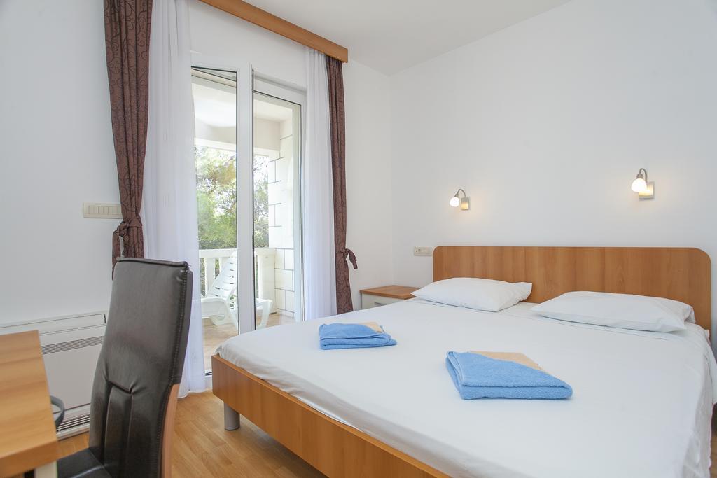 Apartments Villa Maris Lumbarda Room photo