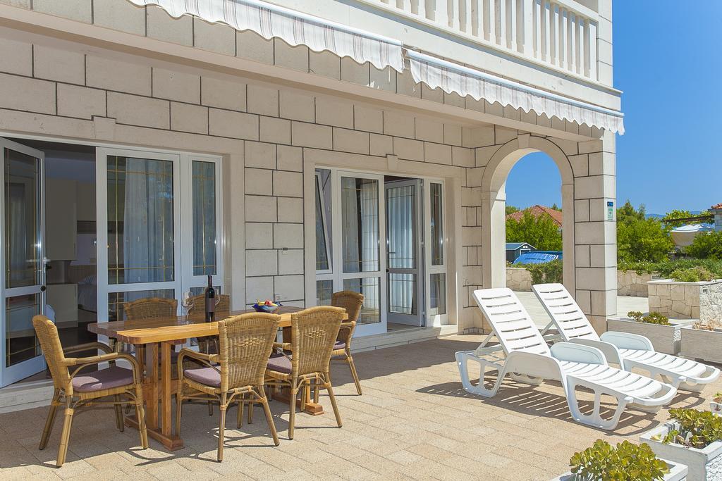 Apartments Villa Maris Lumbarda Room photo