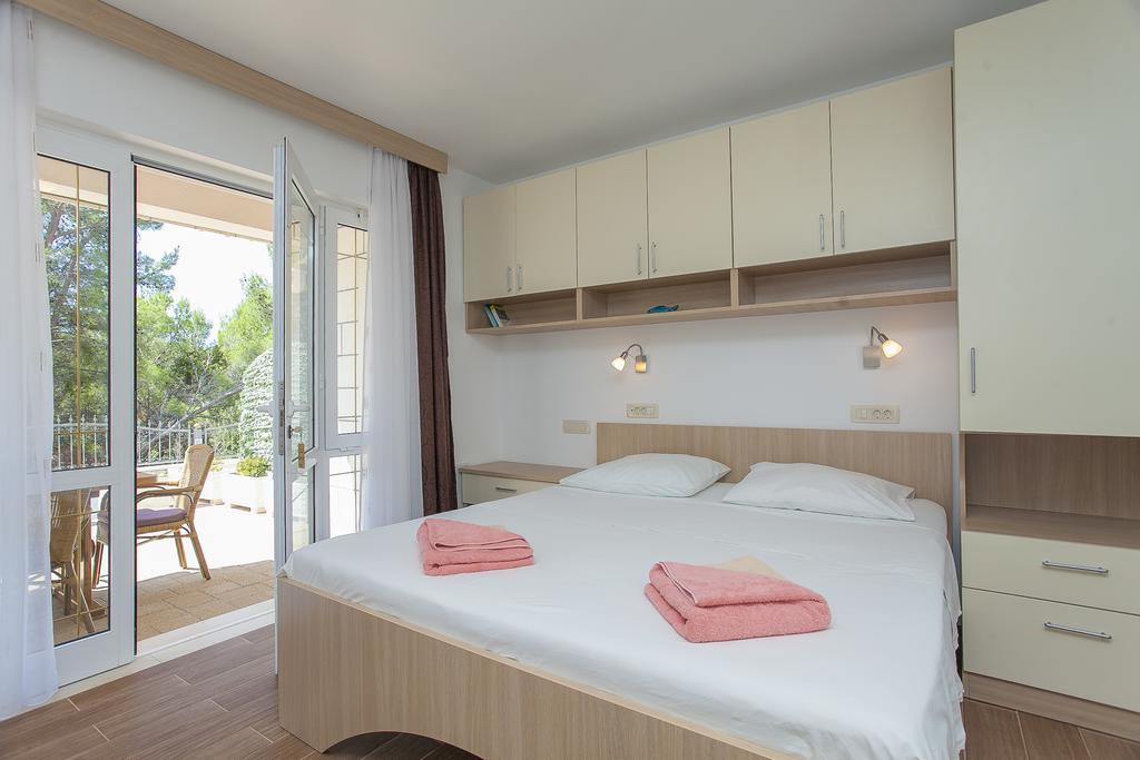 Apartments Villa Maris Lumbarda Room photo