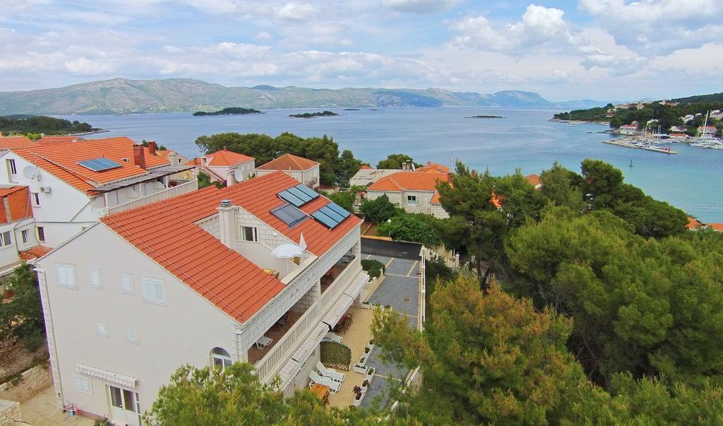 Apartments Villa Maris Lumbarda Exterior photo